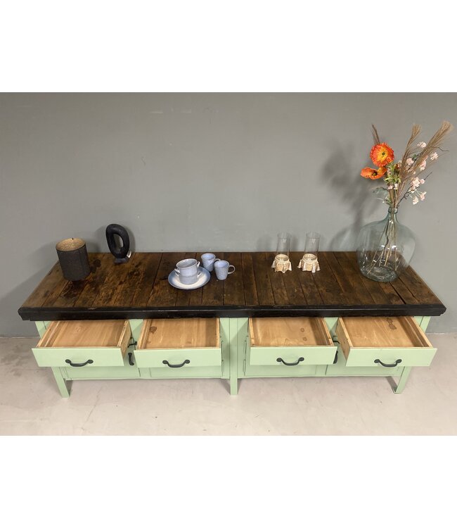 Green industrial workbench