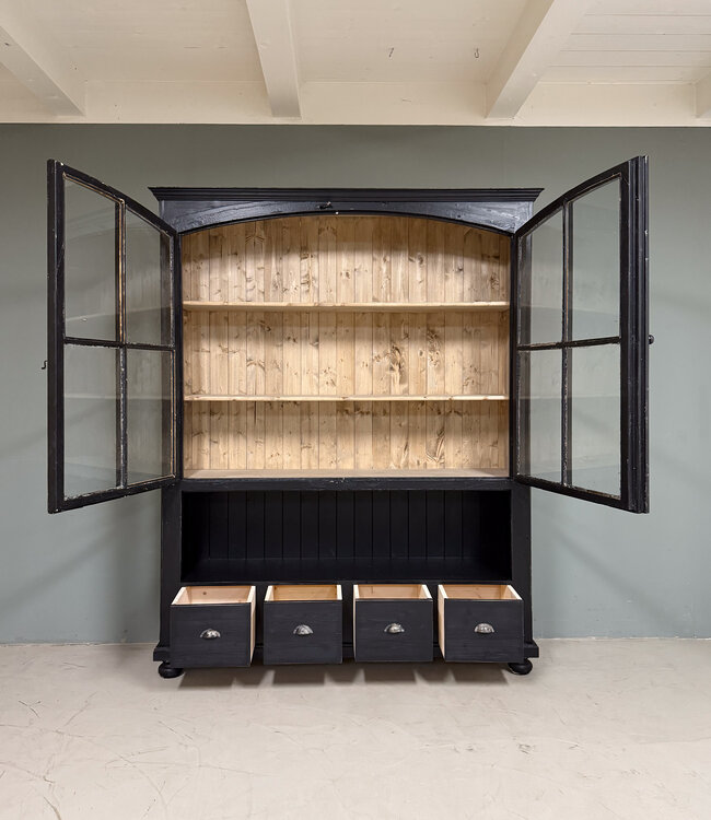 Vintage-Sideboard in Schwarz mit alter Glasfront | Vitrine