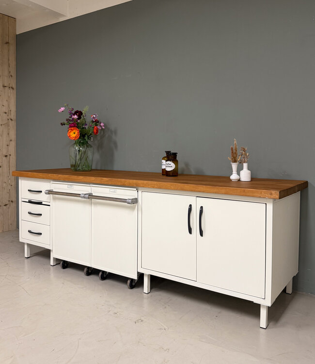 Oude industriele bakkers werkbank