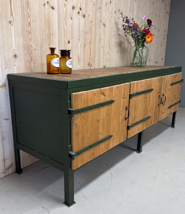 Vintage-Werkbank aus Stahl mit Holztüren