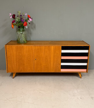 Oldwood Jiri Jiroutek U-460 Sideboard Türen und Schubladen