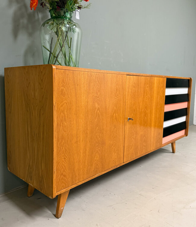 Jiri Jiroutek U-460 Sideboard Türen und Schubladen