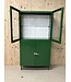 Vintage grüner Medizinschrank