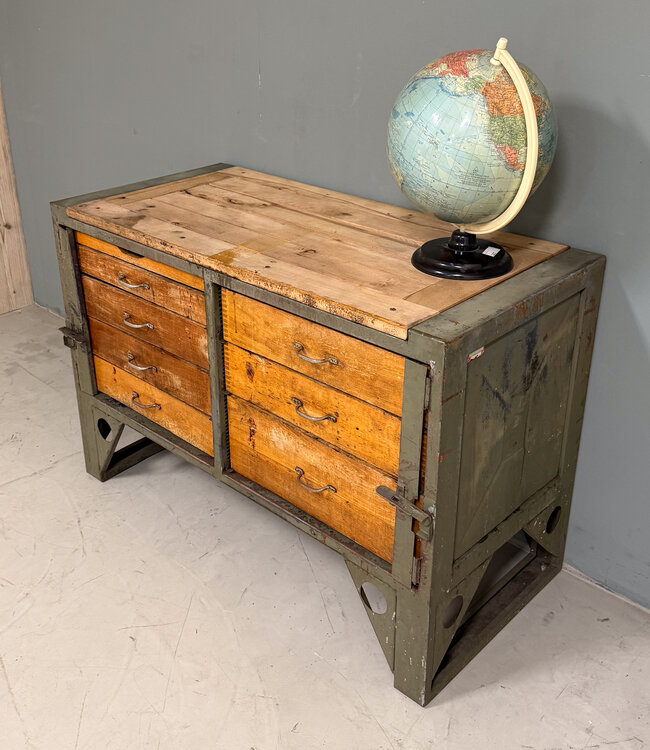 Vintage chest of drawers workbench