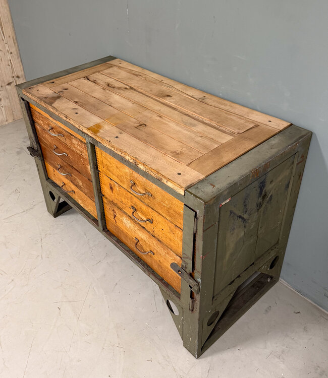 Vintage ladekast werkbank