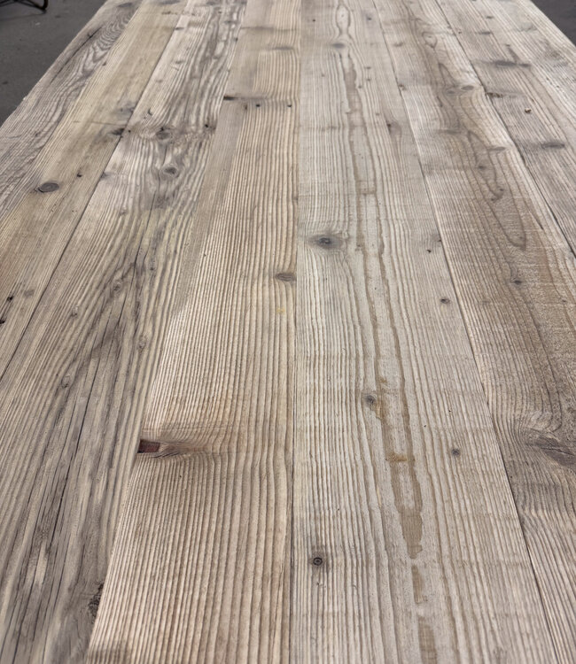 Barnwood wall cladding – sustainable Alpine wood planks with tongue and groove
