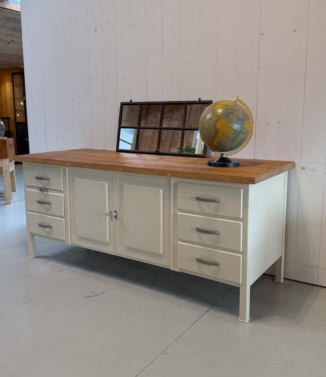 Industrial baker's workbench / cooking island