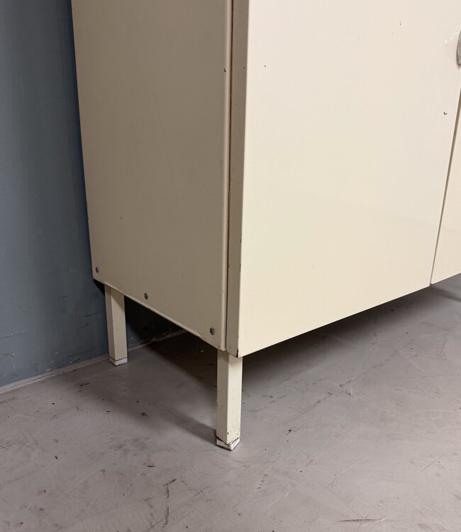 Vintage Apothekerschrank / Medizinschrank