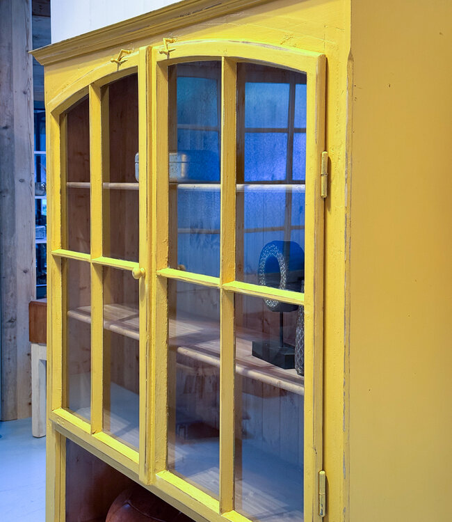 Gelbe Vintage-Vitrine aus Holz