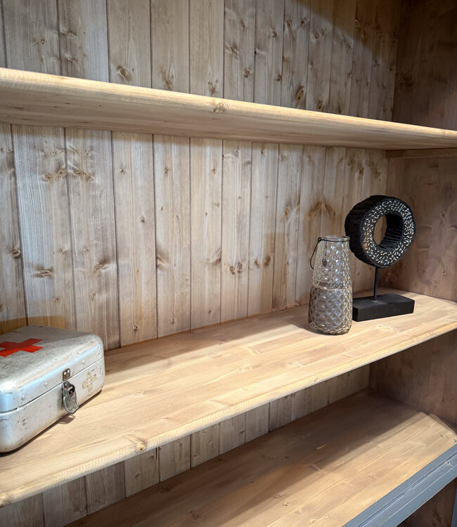 Vintage-Vitrine in Grau mit altem Glas | Sideboard