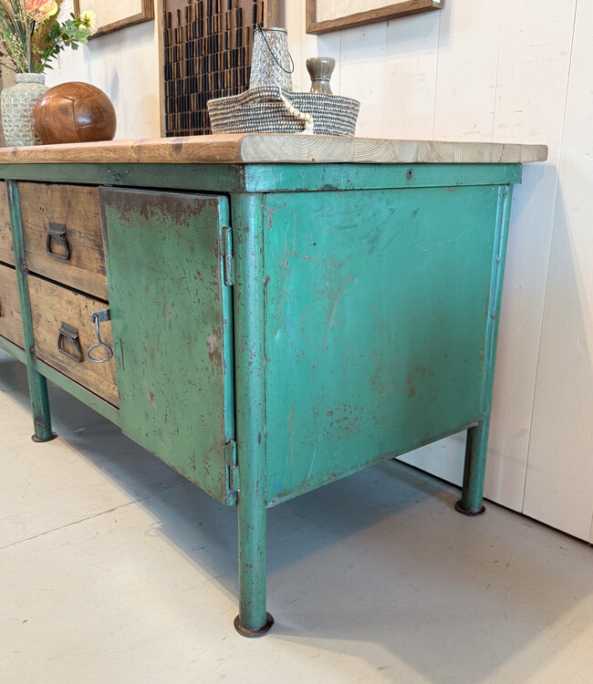 Vintage-Sideboard