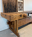 Vintage-Werkbank aus Holz mit Schraubstock