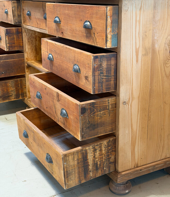 Vintage chest of drawers / dresser   - Copy