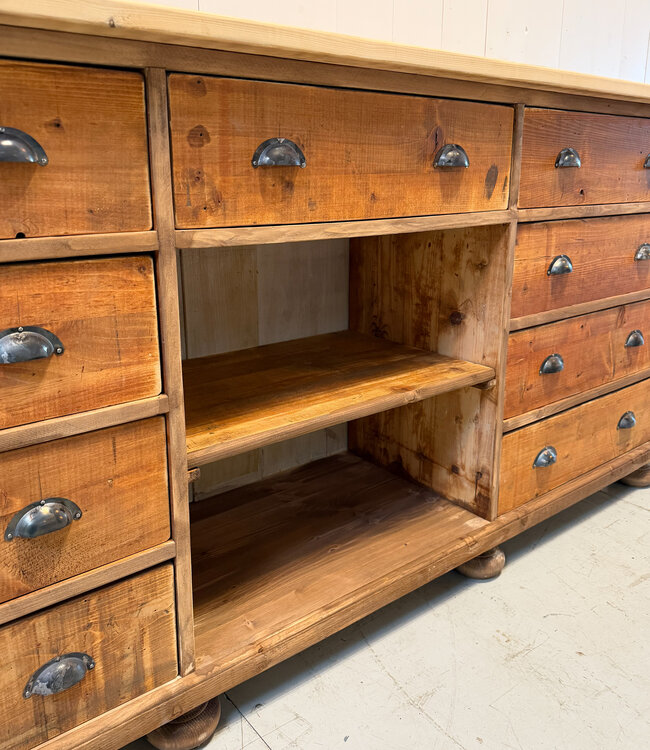 Vintage chest of drawers / dresser   - Copy