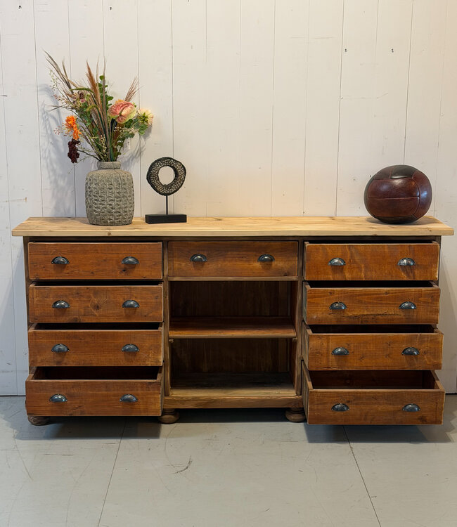 Houten dressoir met lades
