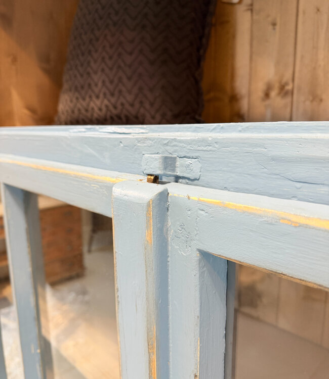 Vintage blauer Vitrinenschrank