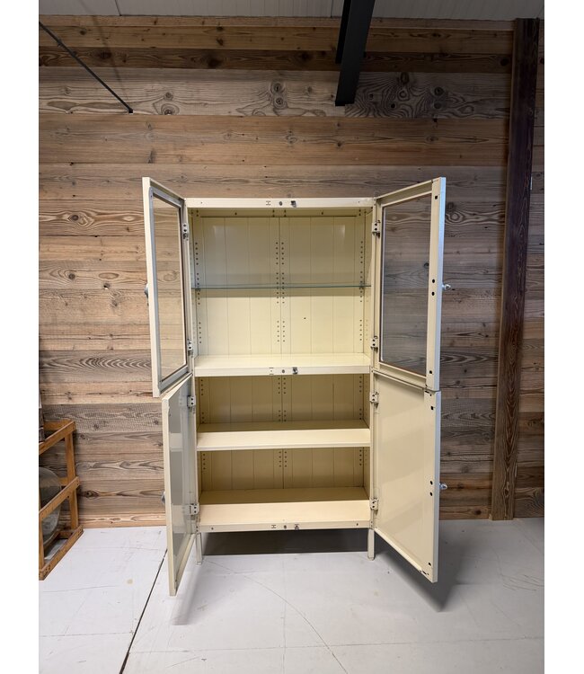 Vintage Apothekerschrank / weißer Medizinschrank