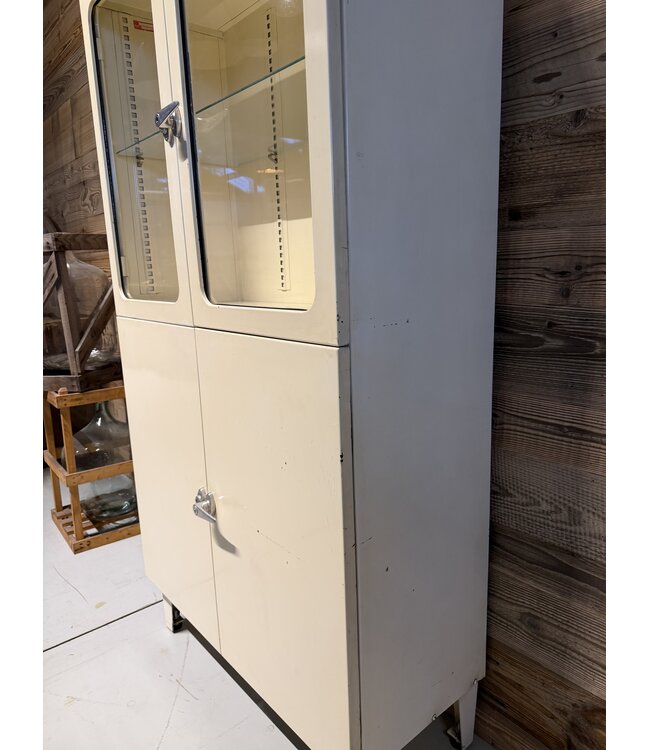 Vintage apothekerskast / medicijnkast
