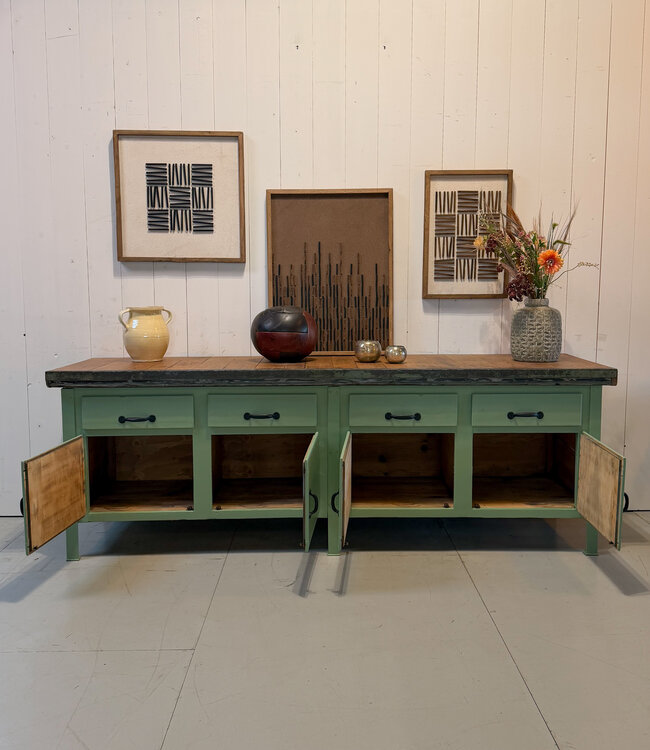 Green industrial workbench