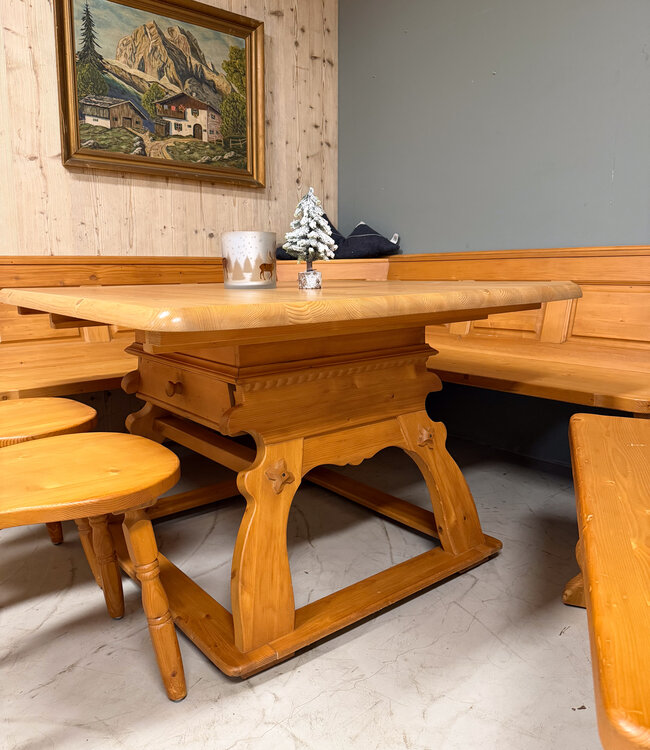 Vintage Alpine Stube-Set / Österreichischer Sitzbereich