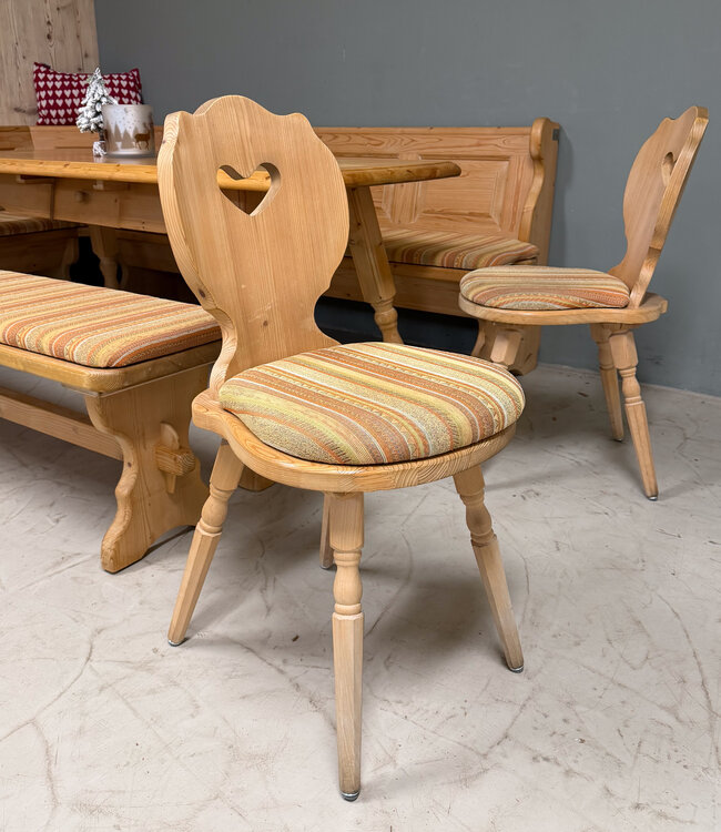 Stube-Set | Ecksofa mit Tisch und Stühlen | Österreichische Sitzgruppe