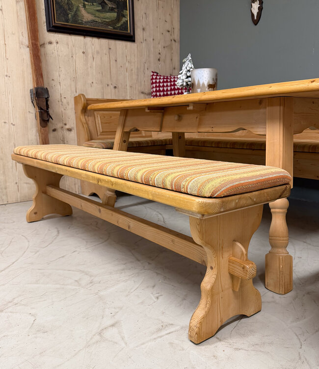 Stube-Set | Ecksofa mit Tisch und Stühlen | Österreichische Sitzgruppe