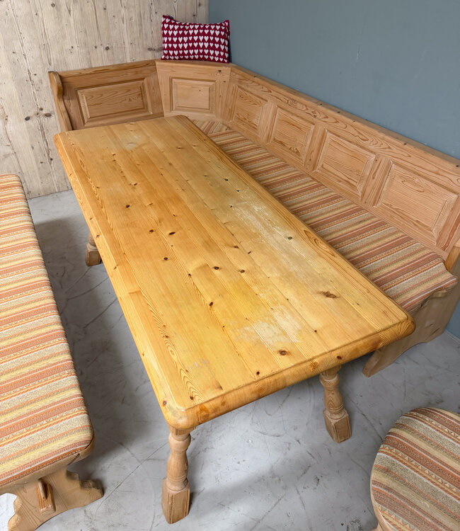 Stube-Set | Ecksofa mit Tisch und Stühlen | Österreichische Sitzgruppe