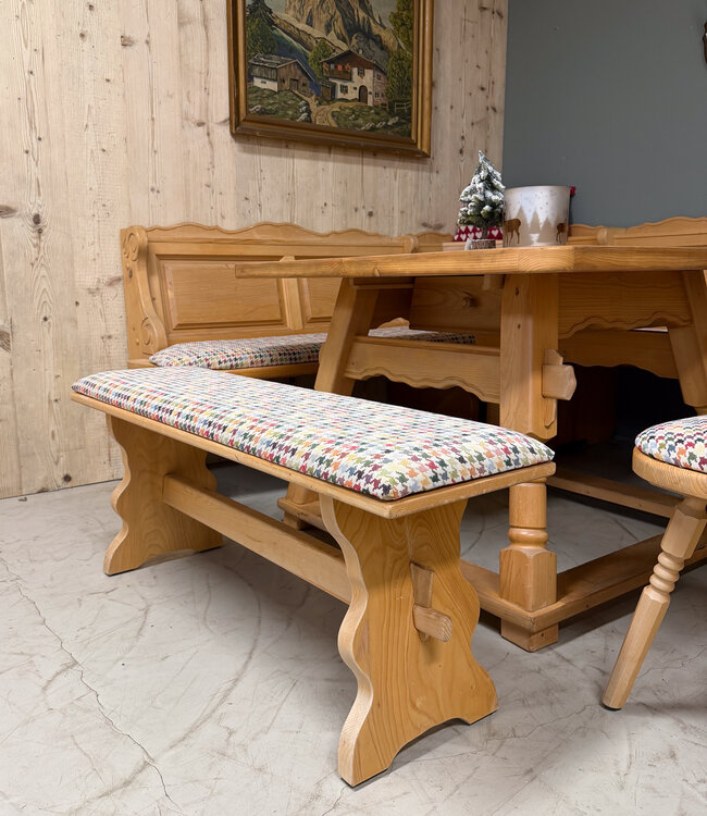 Stube-Set | Österreichische Sitzecke | Ecksofa mit Tisch und Stühlen