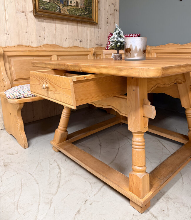 Stube-Set | Österreichische Sitzecke | Ecksofa mit Tisch und Stühlen