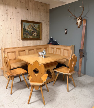 Oldwood Austrian seating area | Corner sofa with table and 3 chairs