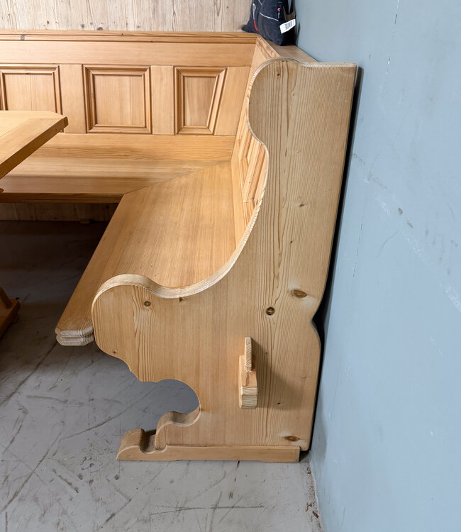 Österreichische Sitzecke | Ecksofa mit Tisch und 3 Stühlen