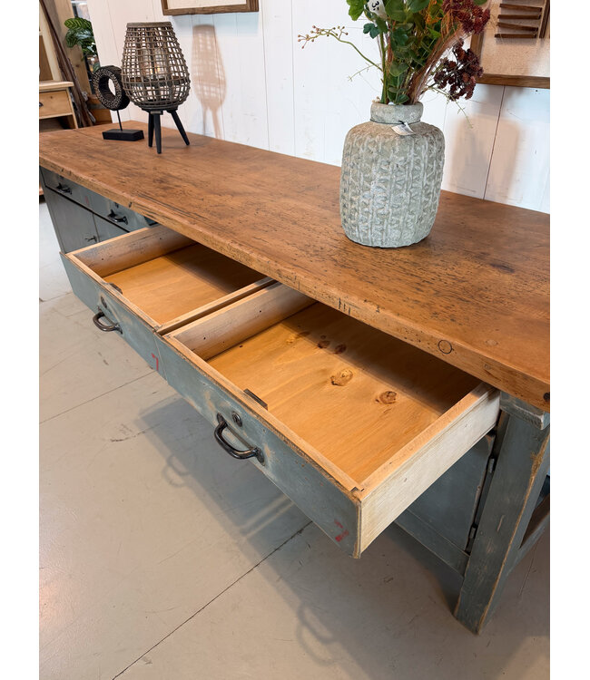 Vintage-Sideboard mit Schubladen und Türen