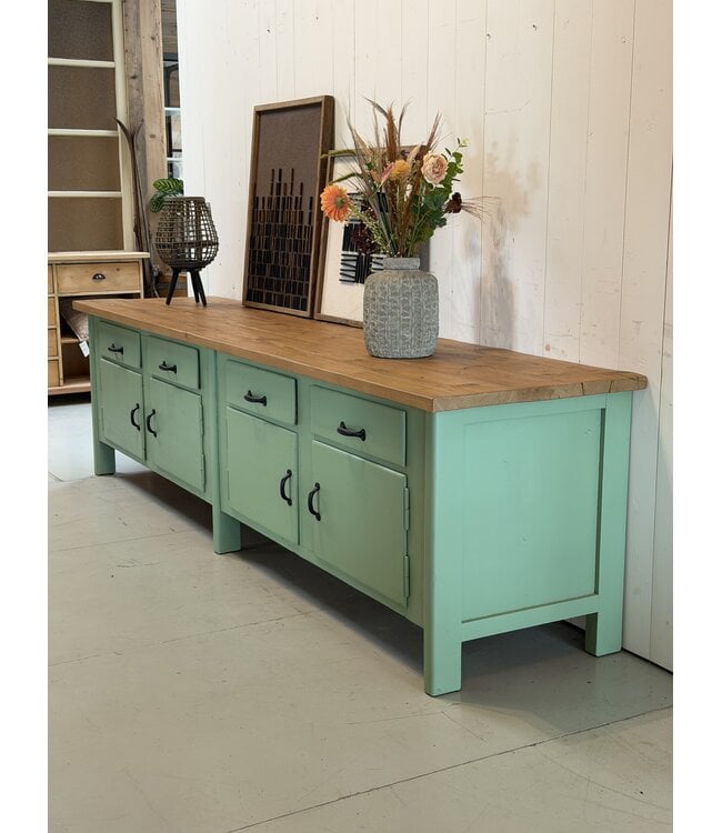 Green industrial workbench