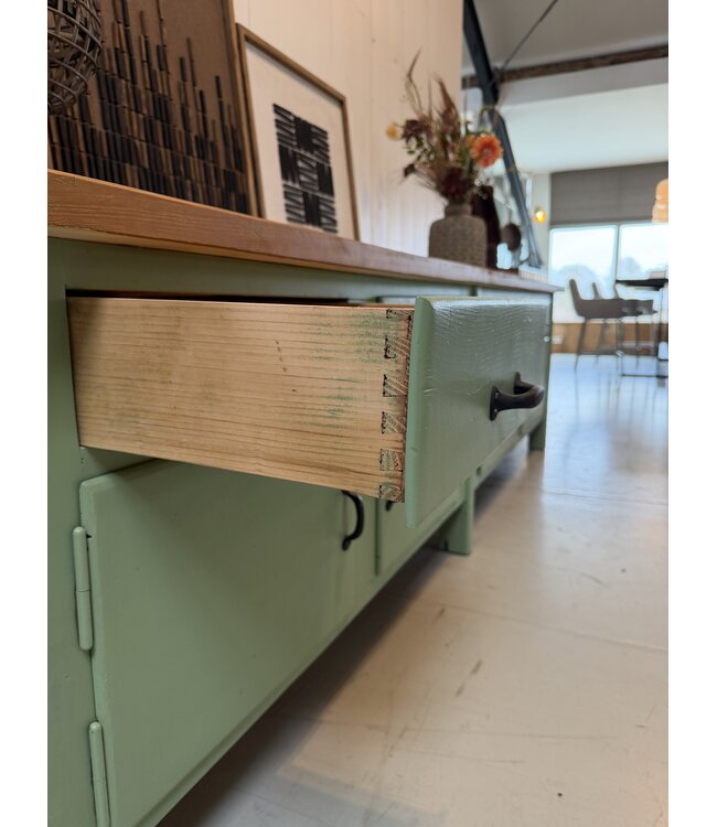 Vintage houten groene werkbank