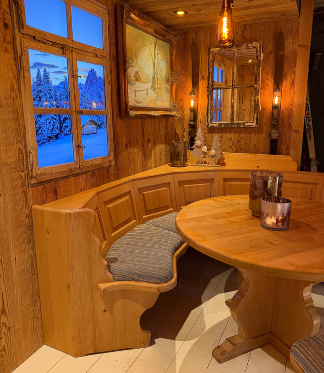 Oostenrijkse rondzit | Stube zithoek | Ronde bank + tafel en stoelen