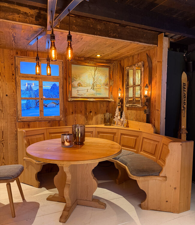 Oostenrijkse rondzit | Stube zithoek | Ronde bank + tafel en stoelen