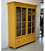 Vintage gelber Vitrinenschrank