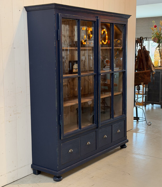 Vintage-Sideboard aus Holz mit altem Glas | Vitrine