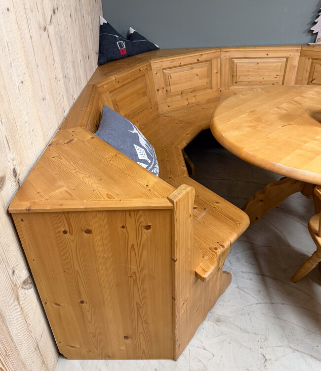 Austrian Stube set / dining area round seating