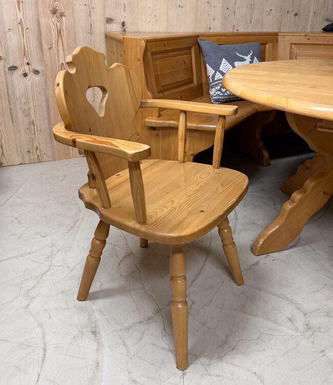 Austrian Stube set / dining area round seating