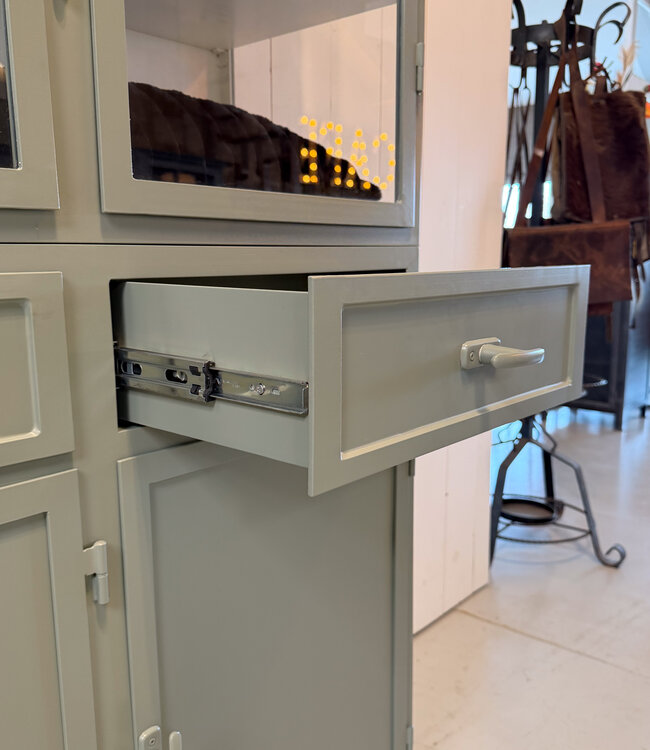 Green steel display cabinet Leiden with drawers and doors | Custom made