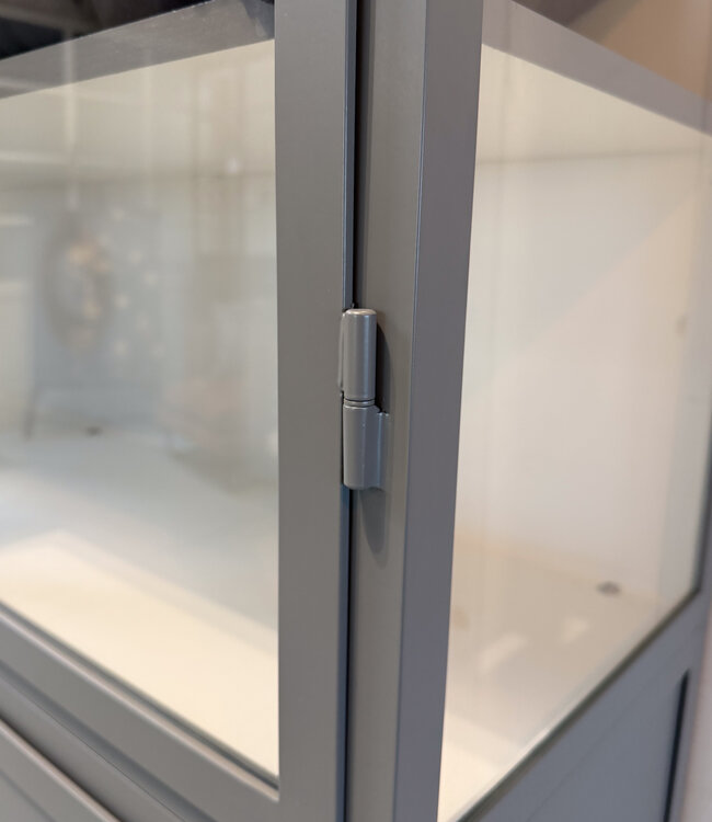 Gray display case Utrecht | Custom steel display case