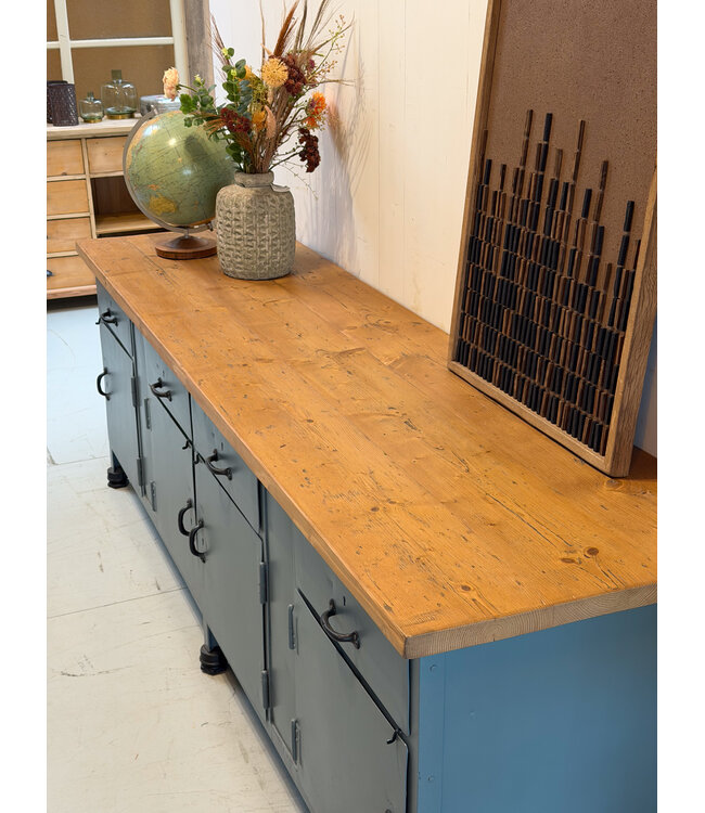 Vintage dressoir met lades