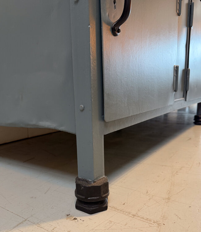 Vintage dressoir met lades