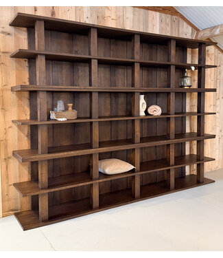 Showroom model | Custom oak shelving unit