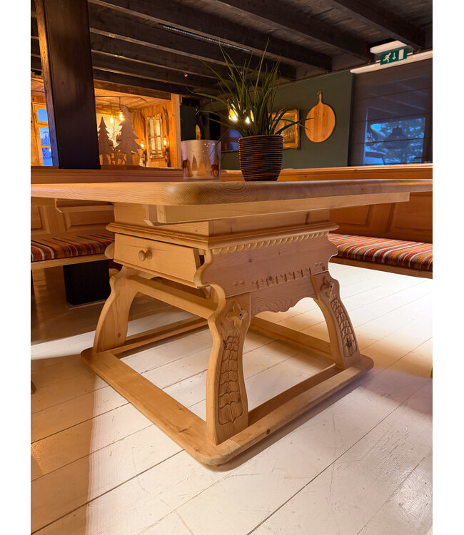 Stube-Set | Ecksofa mit Tisch und Stühlen | Österreichische Sitzgruppe