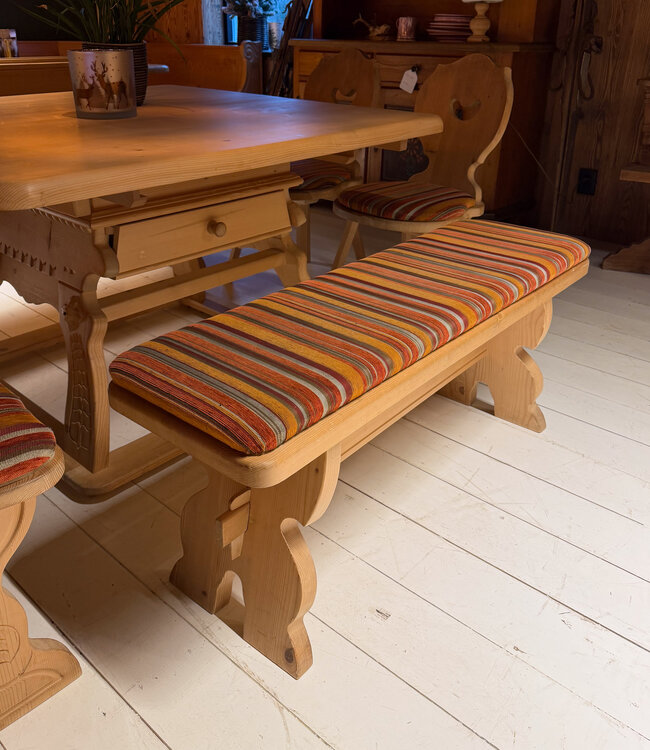 Stube-Set | Ecksofa mit Tisch und Stühlen | Österreichische Sitzgruppe