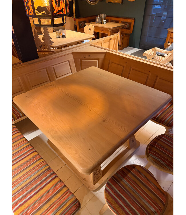 Stube-Set | Ecksofa mit Tisch und Stühlen | Österreichische Sitzgruppe