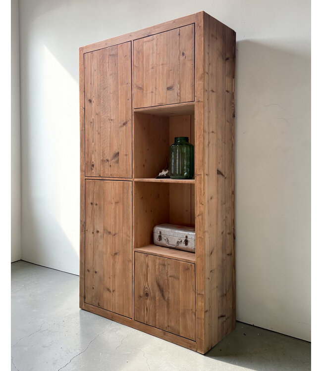 Barnwood wandkast op maat | Kast van oud hout uit de Alpen