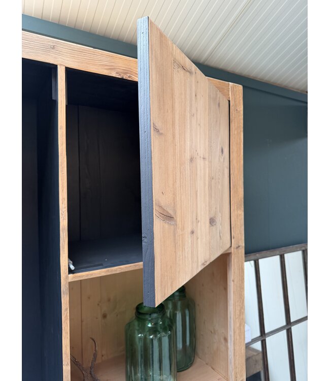 Barnwood wandkast op maat | Kast van oud hout uit de Alpen